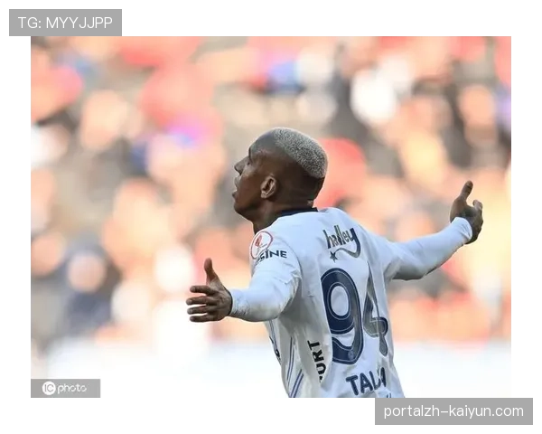 费内巴切核心阿克蒂尔克奥卢梅开二度,难阻首回合巨大劣势